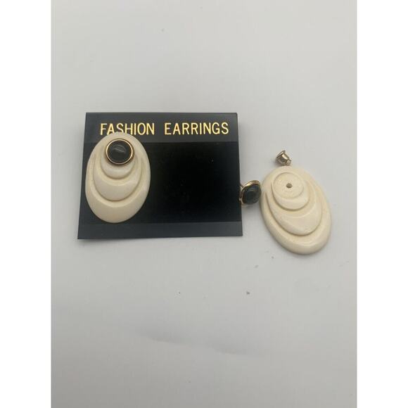 Vintage 80’s New Old Stock Bone Earrings With Removable Studs 2 In 1 Earrings - Picture 4 of 5